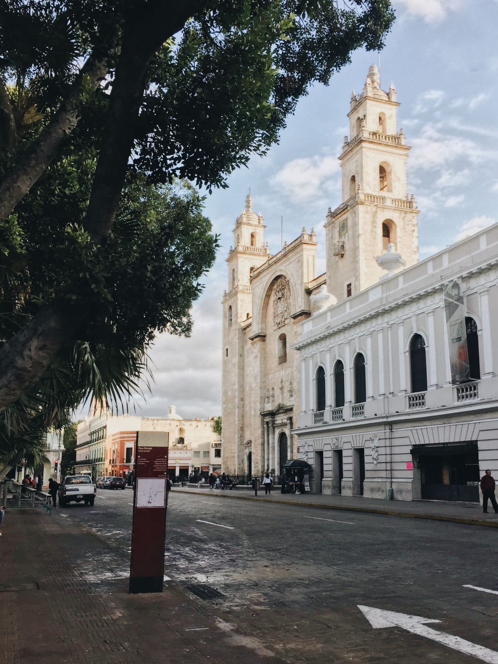 Colonial cathedral of Mérida on the main plaza