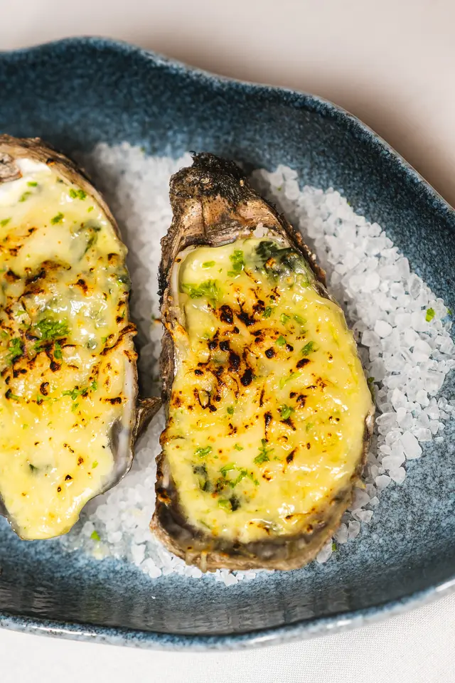 Gratinated oysters Rockefeller